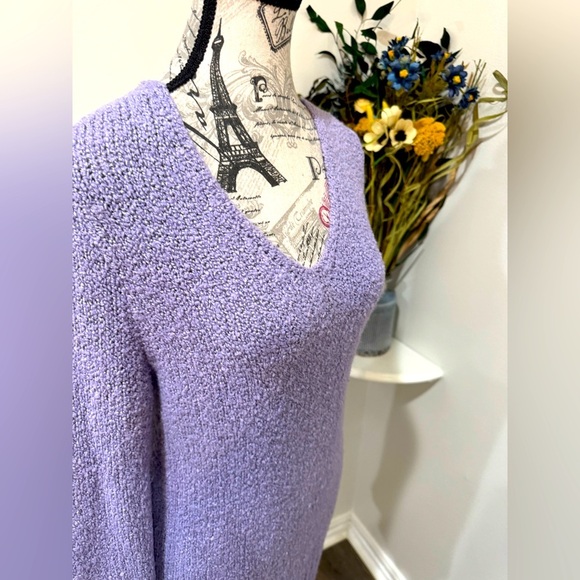 Croft & Barrow Versatile Chic pullover Purple V-Neck Sweater Soft Knit size Med - Picture 6 of 8
